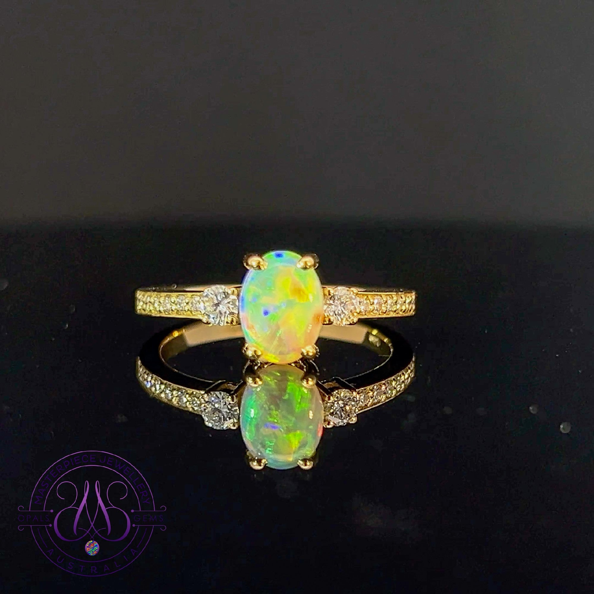 18kt Yellow Gold Crystal Opal 0.87ct and diamond ring