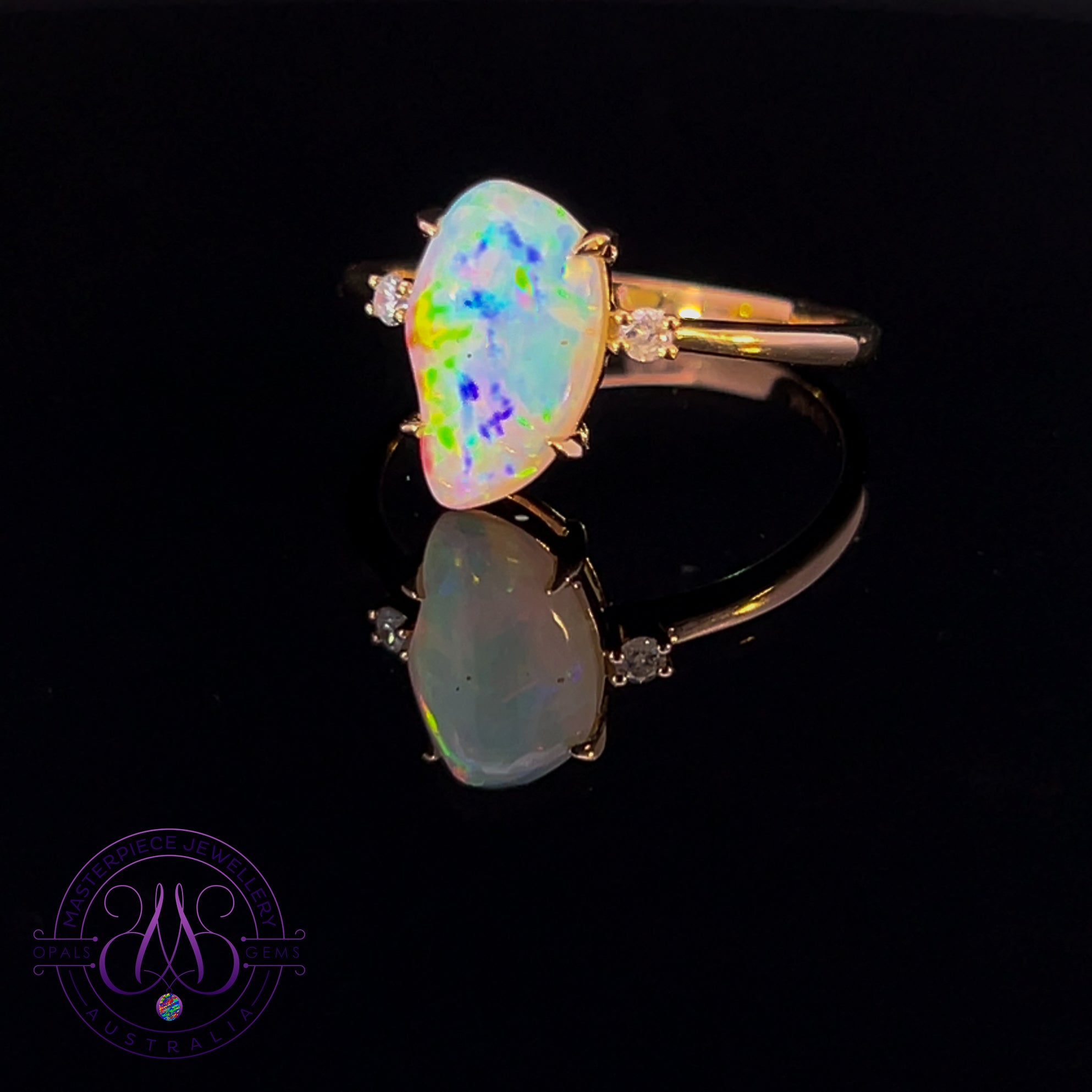 14kt Yellow Gold 3 stone ring with Crystal Opal 1.46ct and diamonds