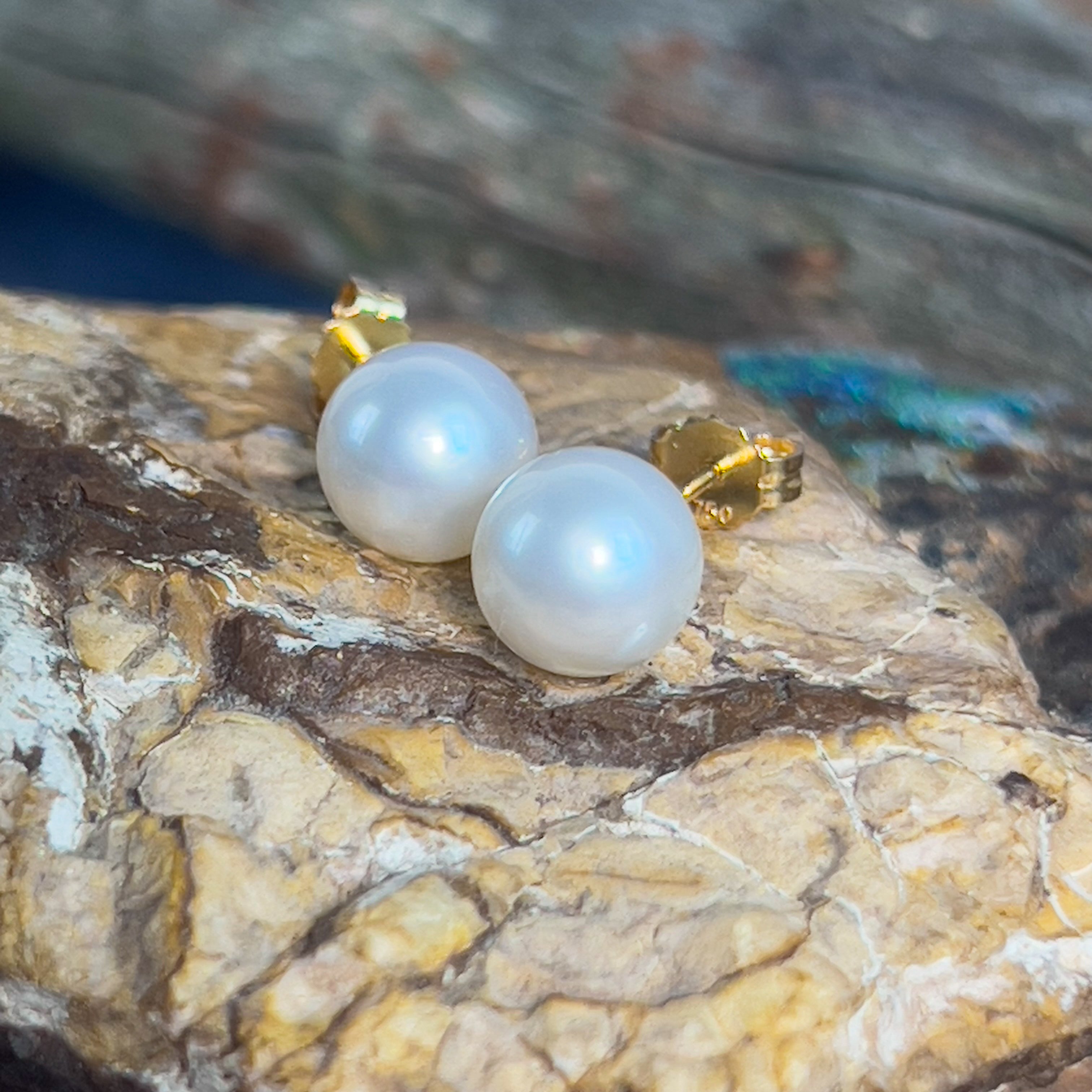Pair of South Sea Pearl 8-9mm with 18kt Yellow Gold backing posts - Masterpiece Jewellery Opal & Gems Sydney Australia | Online Shop