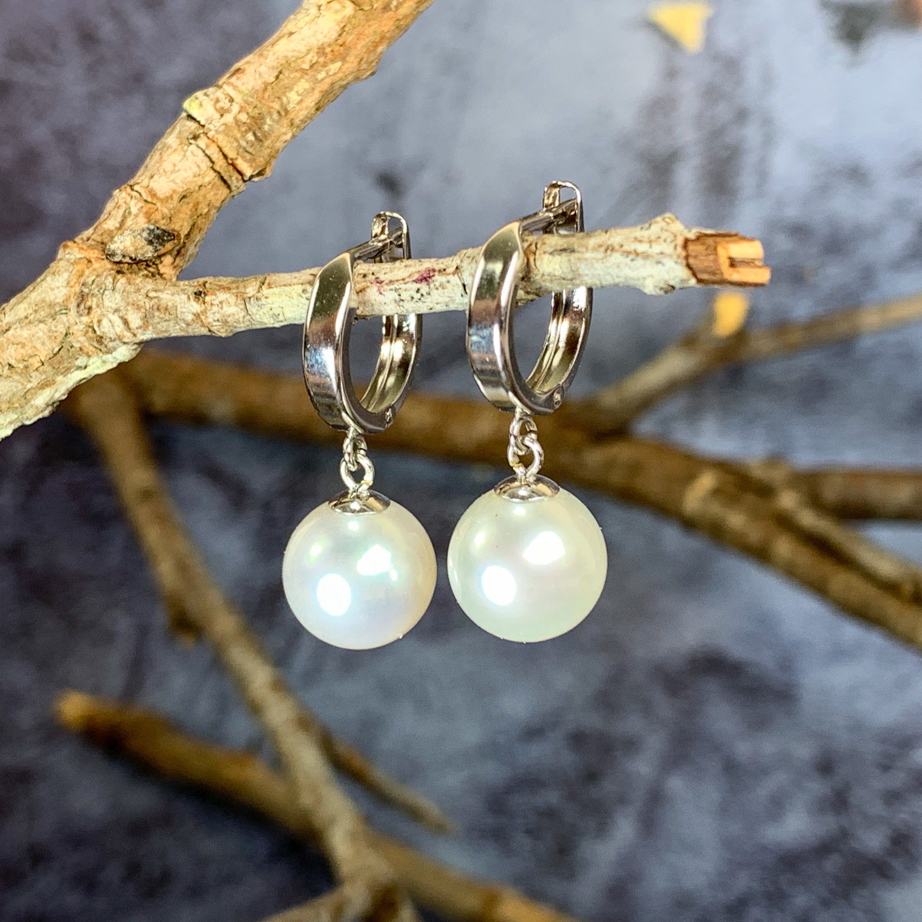 One pair fo 14kt White Gold dangling huggie South Sea Pearls 9.5-10mm - Masterpiece Jewellery Opal & Gems Sydney Australia | Online Shop