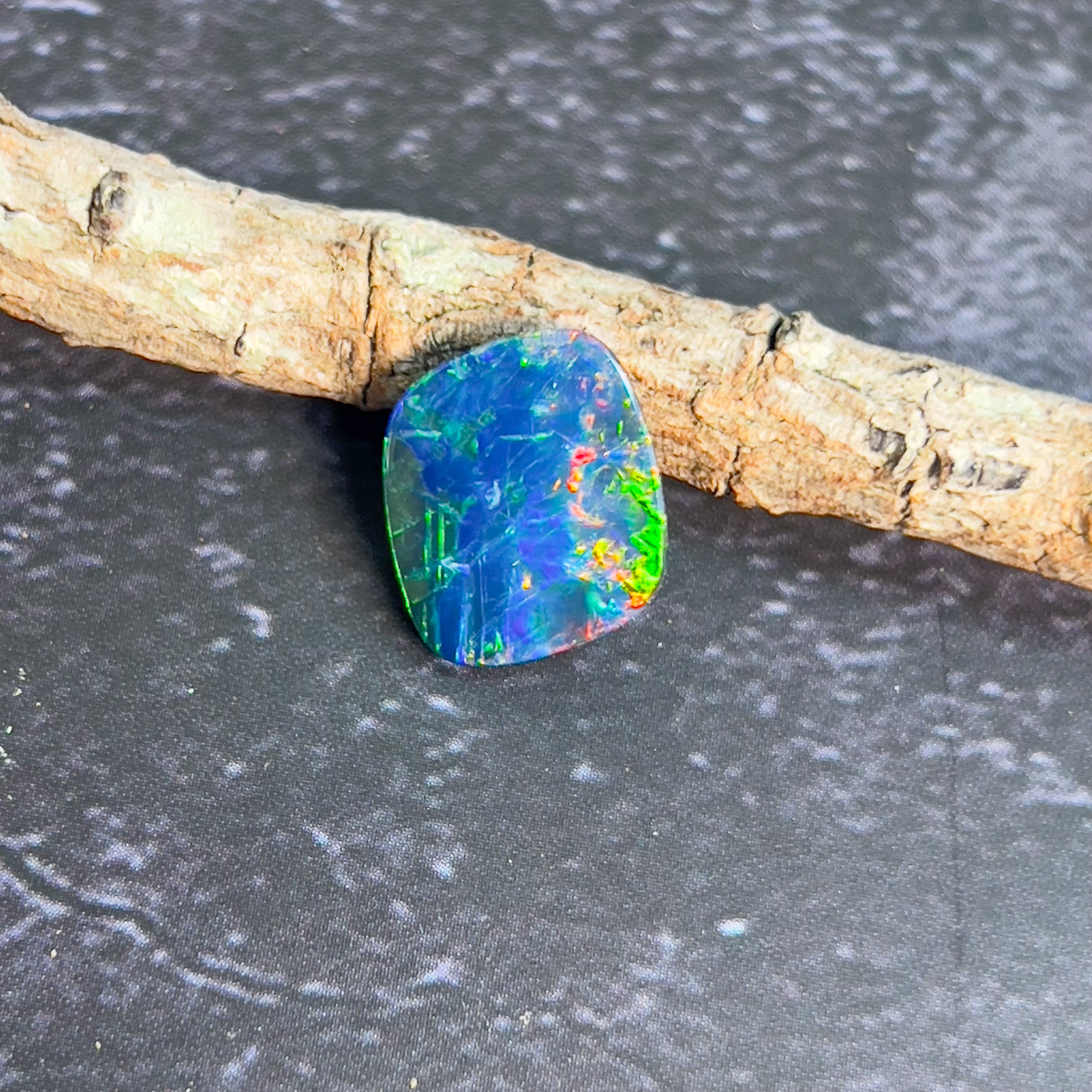 Loose Australian Opal doublet 2.7ct - Masterpiece Jewellery Opal & Gems Sydney Australia | Online Shop