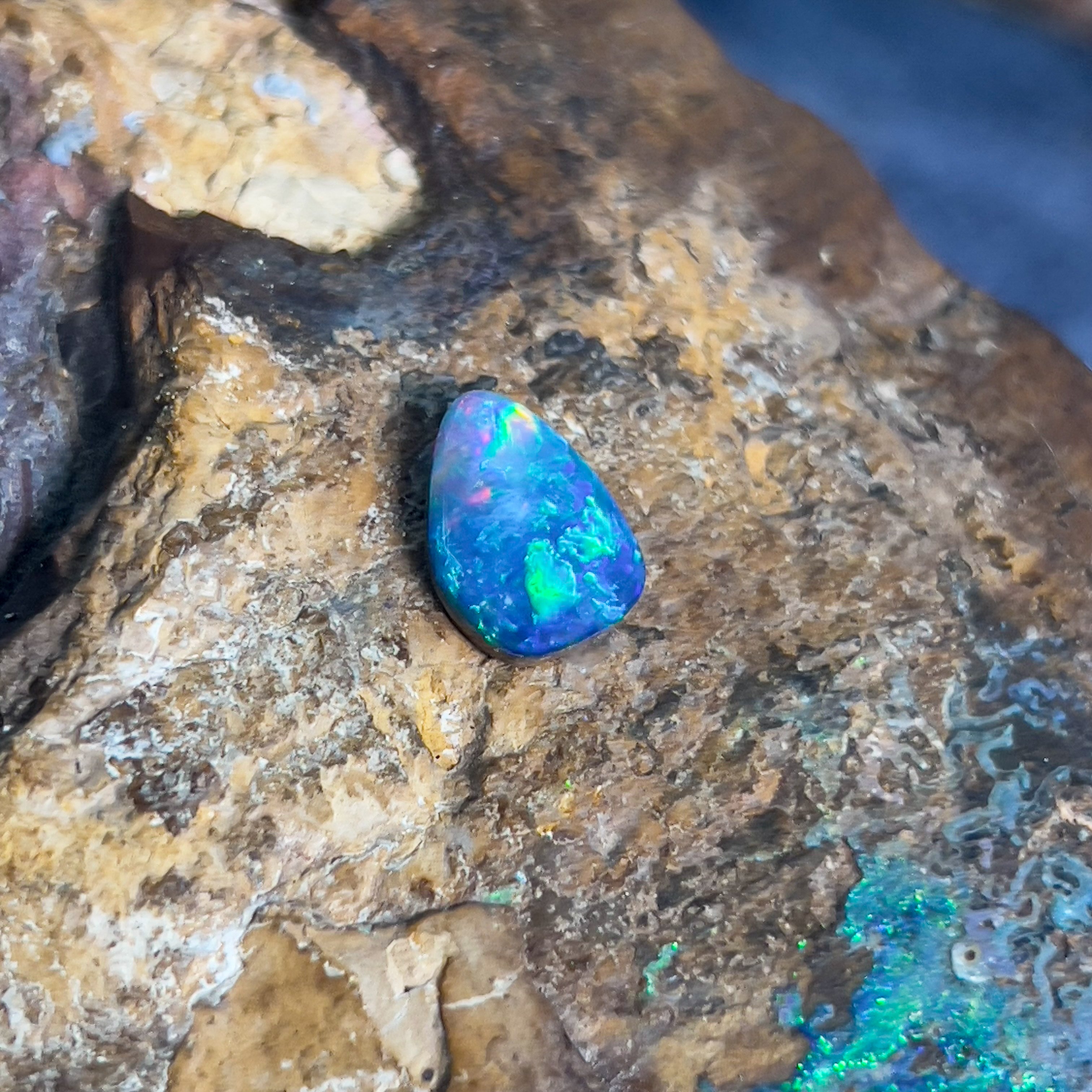 Loose Australian Opal doublet freeform 2.53ct - Masterpiece Jewellery Opal & Gems Sydney Australia | Online Shop