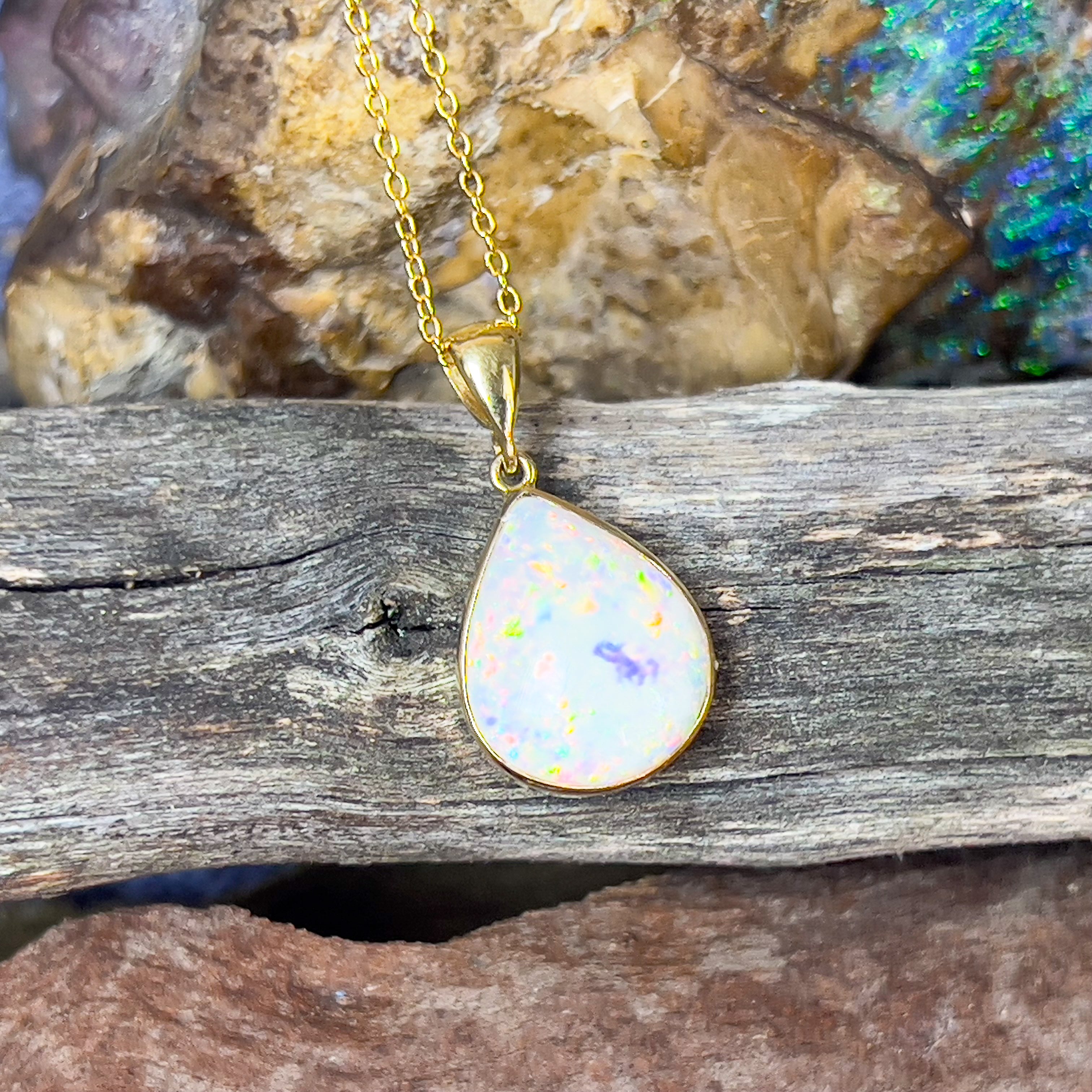 18kt Yellow Gold pearshape 4.25ct White Opal pendant - Masterpiece Jewellery Opal & Gems Sydney Australia | Online Shop