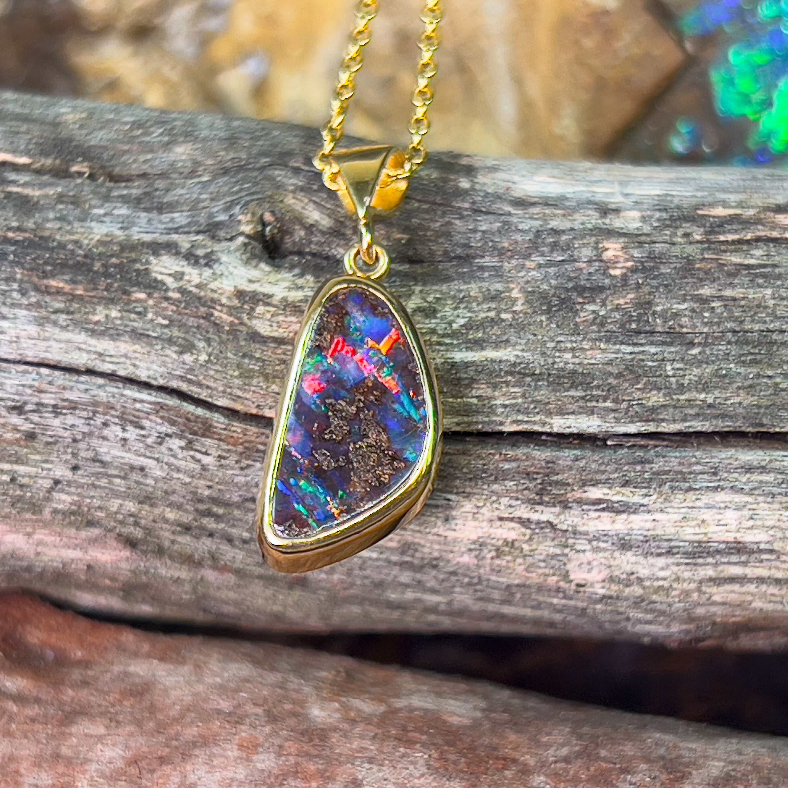 18kt Yellow Gold Boulder Opal 1.35ct pendant - Masterpiece Jewellery Opal & Gems Sydney Australia | Online Shop