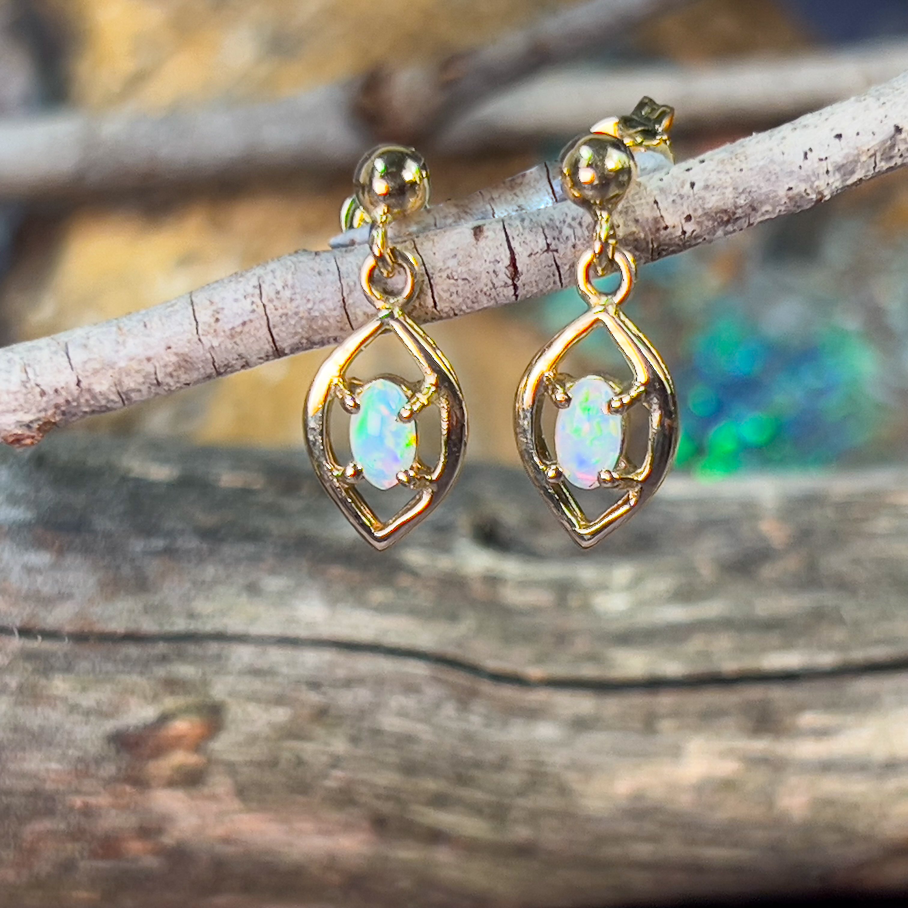 18kt Yellow Gold dangling Crystal Opal 0.31ct earrings - Masterpiece Jewellery Opal & Gems Sydney Australia | Online Shop