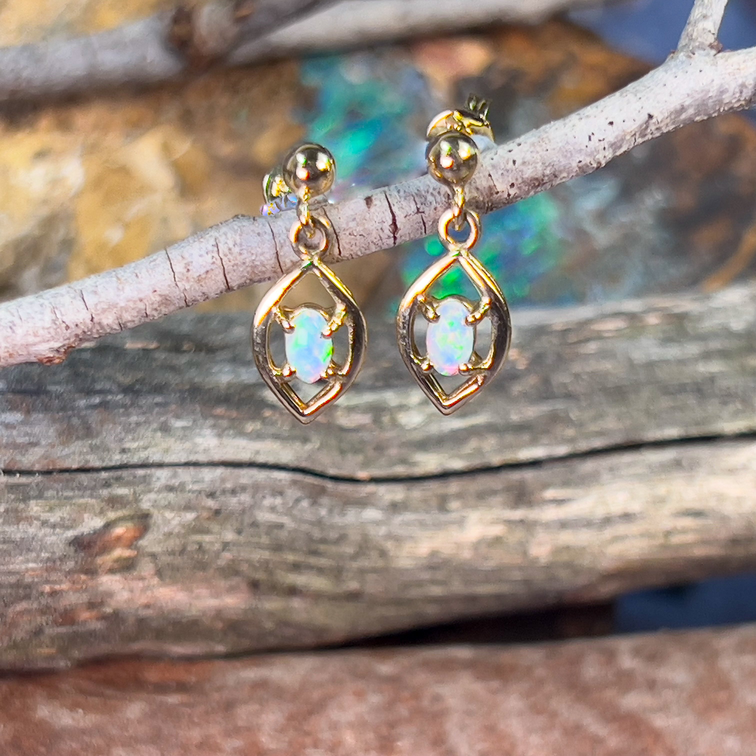 18kt Yellow Gold dangling Crystal Opal 0.31ct earrings - Masterpiece Jewellery Opal & Gems Sydney Australia | Online Shop