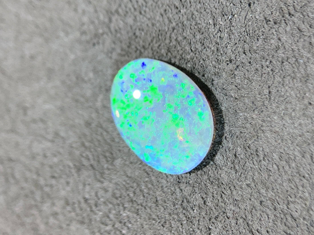 Crystal Opal Oval shape 0.82ct - Masterpiece Jewellery Opal & Gems Sydney Australia | Online Shop